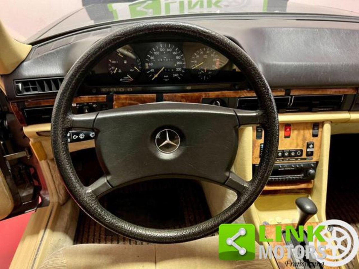 Mercedes-Benz 380 380 SE (11)