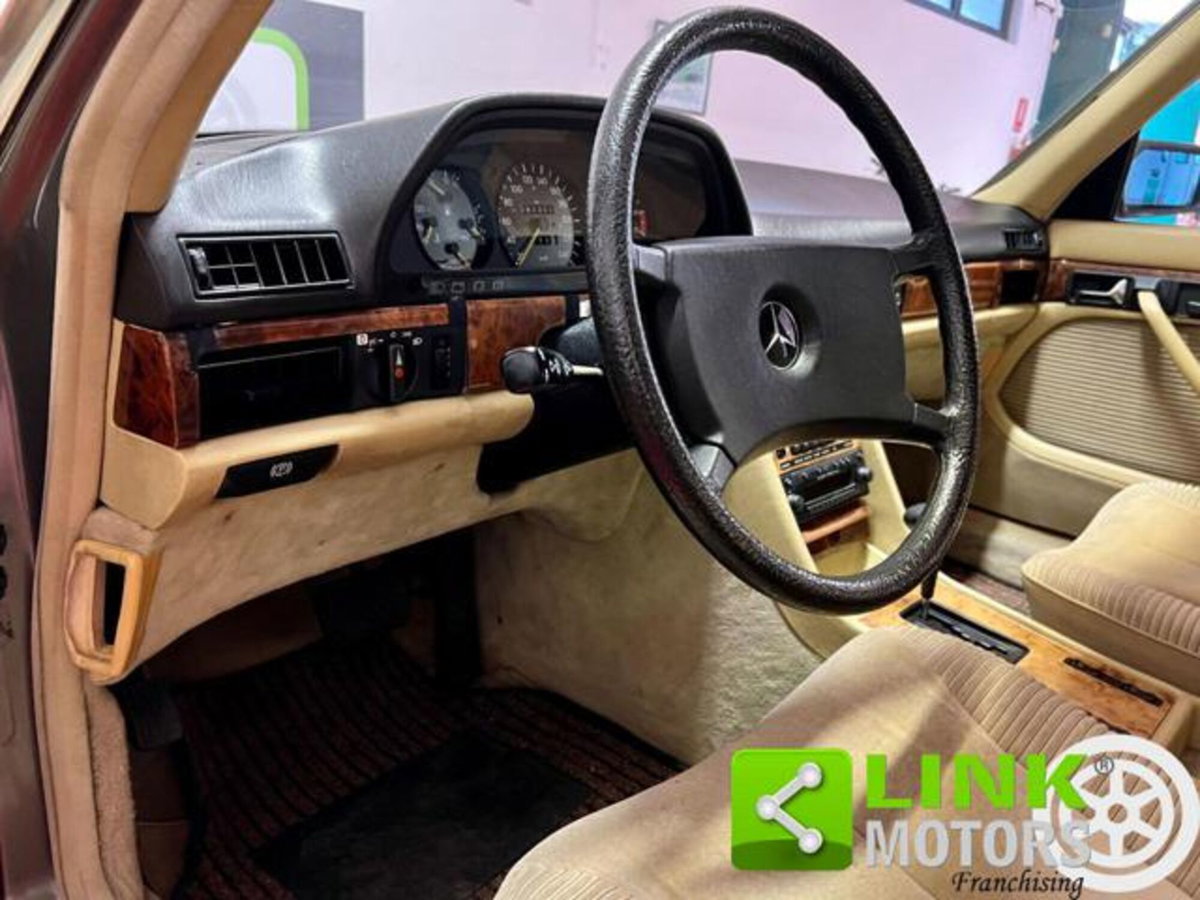Mercedes-Benz 380 380 SE (19)