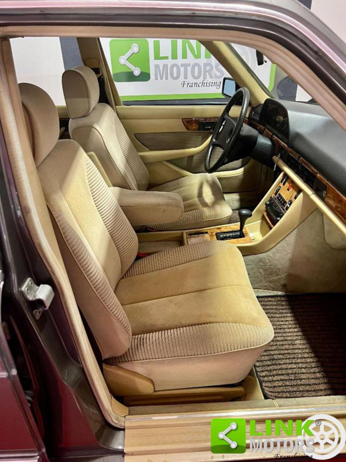 Mercedes-Benz 380 380 SE (20)