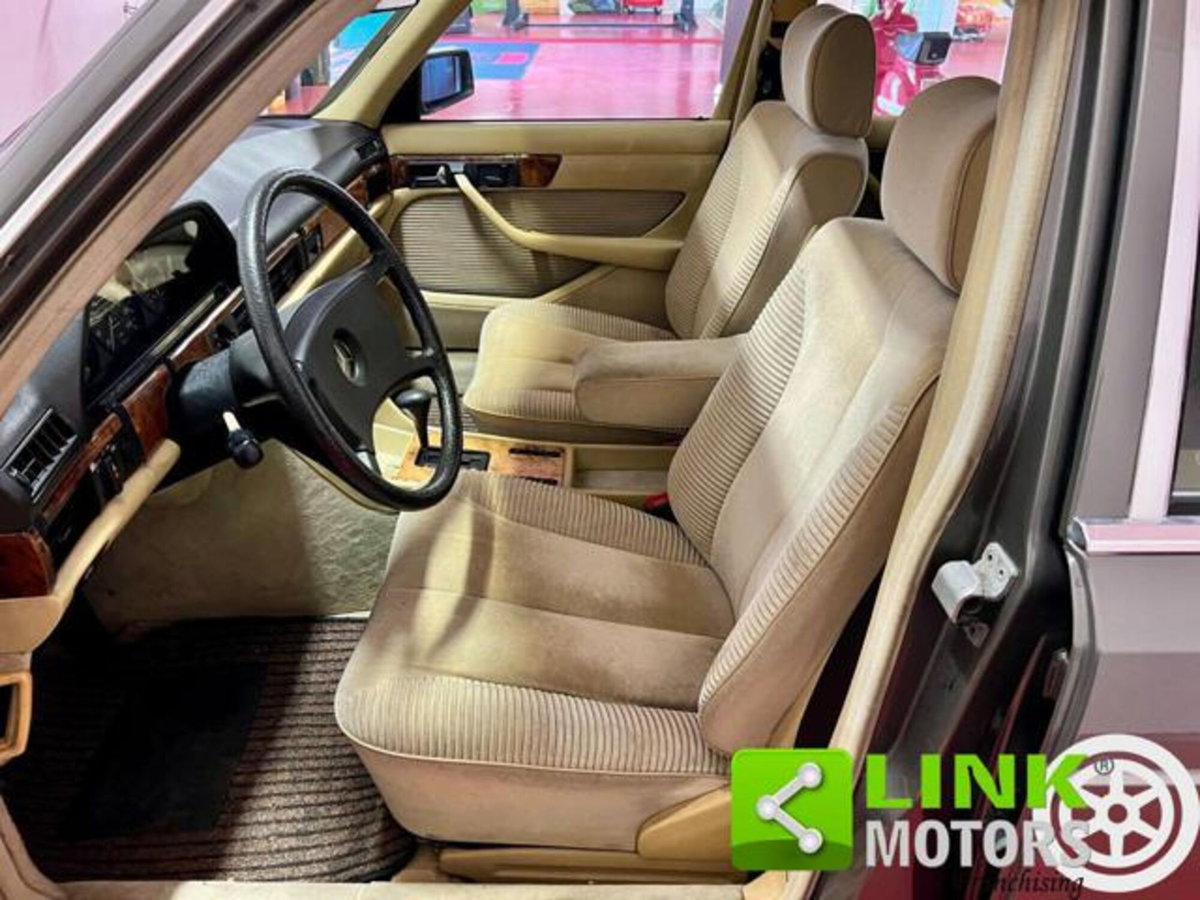 Mercedes-Benz 380 380 SE (9)
