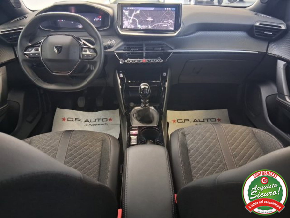 Peugeot 2008 PureTech 100 S&S Allure (9)