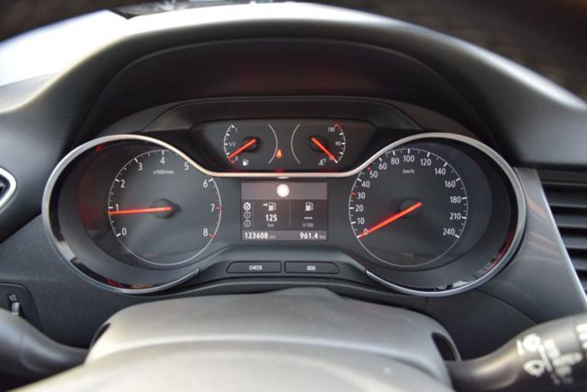 Opel Crossland 1.5 ECOTEC D 120 CV Start&Stop aut. Elegance (19)