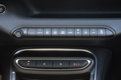 Jeep Avenger 1.2 turbo e-hybrid mhev Upland 4xe 145cv edct6 (11)