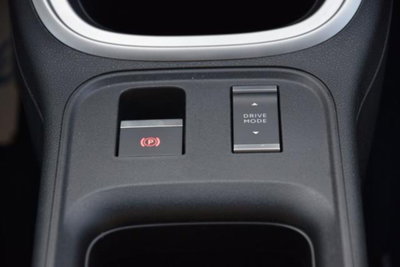 Jeep Avenger 1.2 turbo e-hybrid mhev Upland 4xe 145cv edct6 (13)