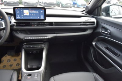 Jeep Avenger 1.2 turbo e-hybrid mhev Upland 4xe 145cv edct6 (10)
