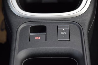 Jeep Avenger 1.2 turbo e-hybrid mhev Upland 4xe 145cv edct6 (14)