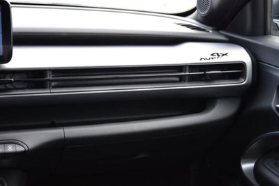 Jeep Avenger 1.2 turbo e-hybrid mhev Upland 4xe 145cv edct6 (15)