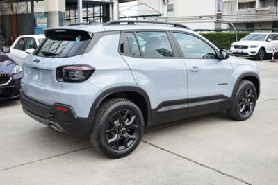 Jeep Avenger 1.2 turbo e-hybrid mhev Upland 4xe 145cv edct6 (6)