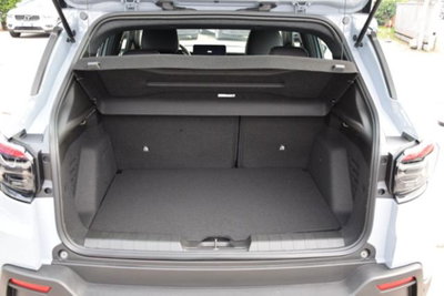 Jeep Avenger 1.2 turbo e-hybrid mhev Upland 4xe 145cv edct6 (7)