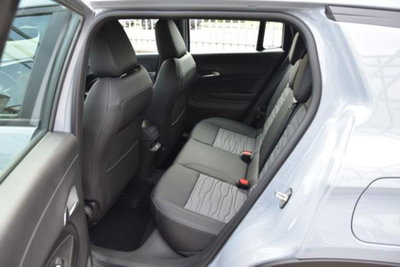 Jeep Avenger 1.2 turbo e-hybrid mhev Upland 4xe 145cv edct6 (8)