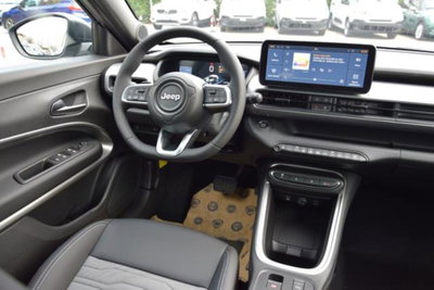 Jeep Avenger 1.2 turbo e-hybrid mhev Upland 4xe 145cv edct6 (9)