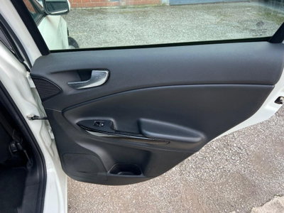Alfa Romeo Giulietta 1.6 JTDm-2 Giulietta (10)