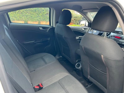 Alfa Romeo Giulietta 1.6 JTDm-2 Giulietta (11)