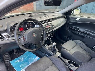 Alfa Romeo Giulietta 1.6 JTDm-2 Giulietta (18)
