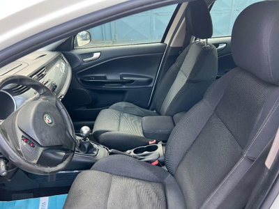 Alfa Romeo Giulietta 1.6 JTDm-2 Giulietta (19)