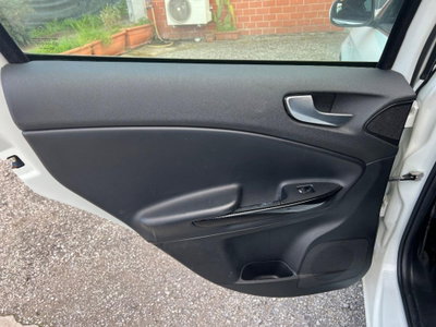 Alfa Romeo Giulietta 1.6 JTDm-2 Giulietta (6)