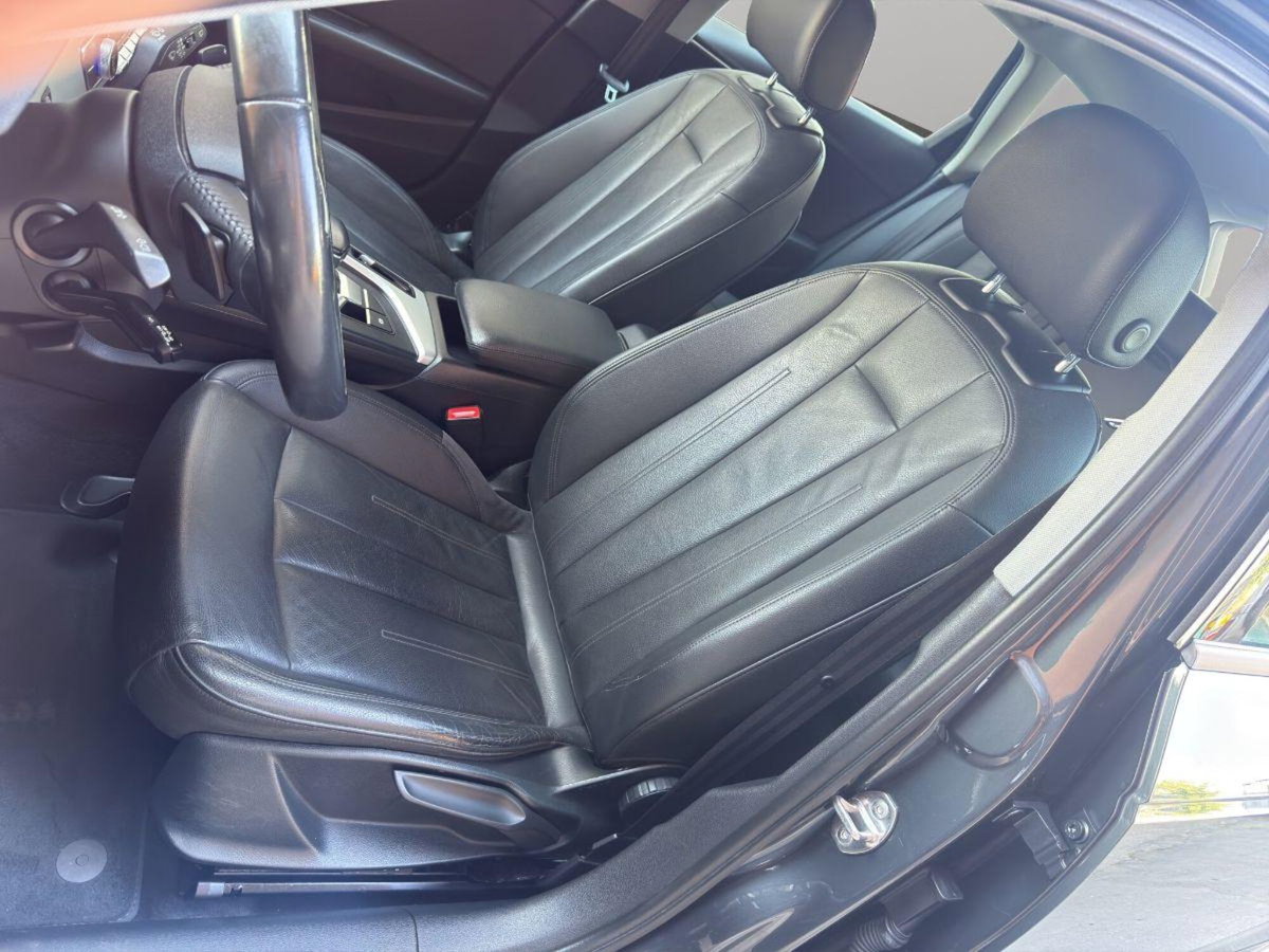 Audi A4 Avant 2.0 TDI 150 CV ultra S tronic Sport (11)