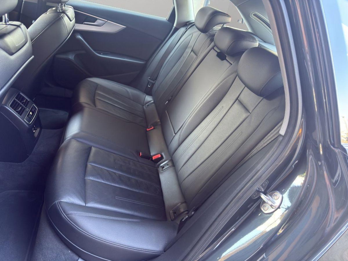 Audi A4 Avant 2.0 TDI 150 CV ultra S tronic Sport (12)