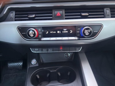 Audi A4 Avant 2.0 TDI 150 CV ultra S tronic Sport (16)
