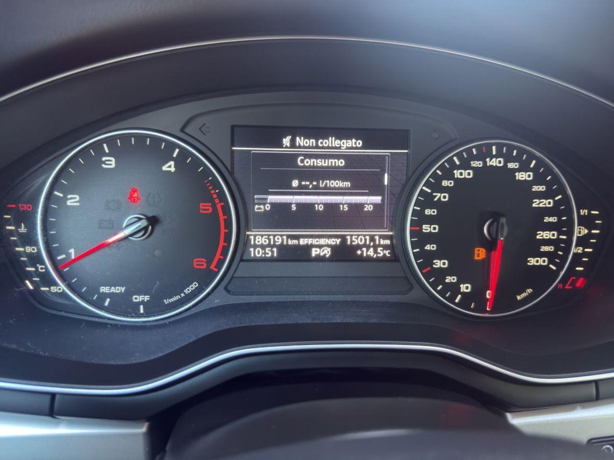 Audi A4 Avant 2.0 TDI 150 CV ultra S tronic Sport (19)