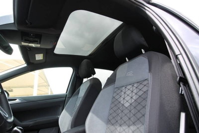 Volkswagen Taigo 1.0 TSI 110 CV DSG R-Line (14)