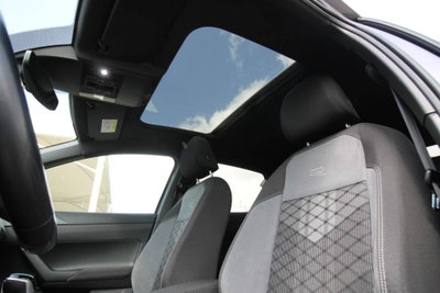 Volkswagen Taigo 1.0 TSI 110 CV DSG R-Line (14)