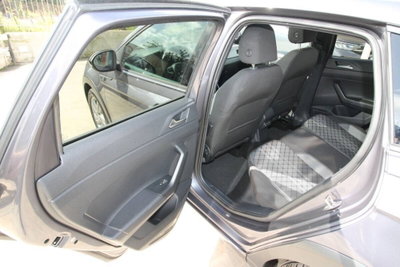 Volkswagen Taigo 1.0 TSI 110 CV DSG R-Line (16)