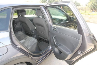 Volkswagen Taigo 1.0 TSI 110 CV DSG R-Line (17)
