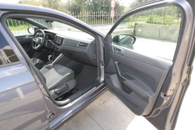 Volkswagen Taigo 1.0 TSI 110 CV DSG R-Line (18)