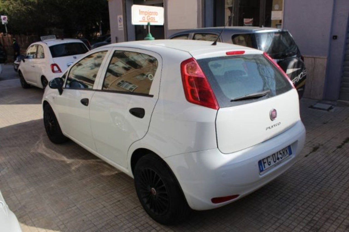 Fiat Punto 1.2 8V 5 porte Street (2)