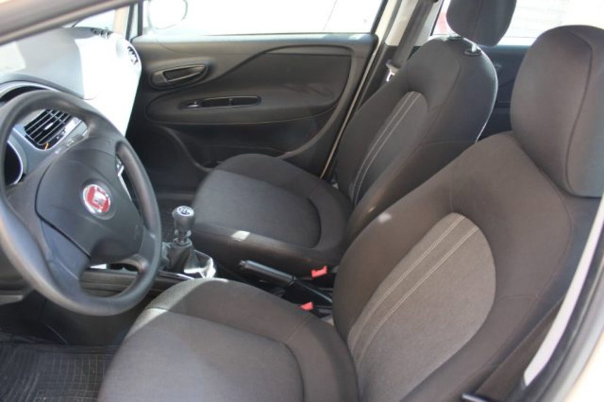 Fiat Punto 1.2 8V 5 porte Street (7)