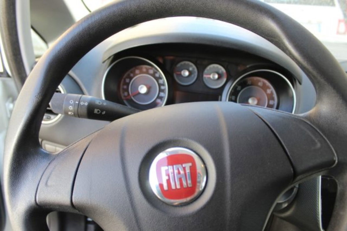 Fiat Punto 1.2 8V 5 porte Street (9)
