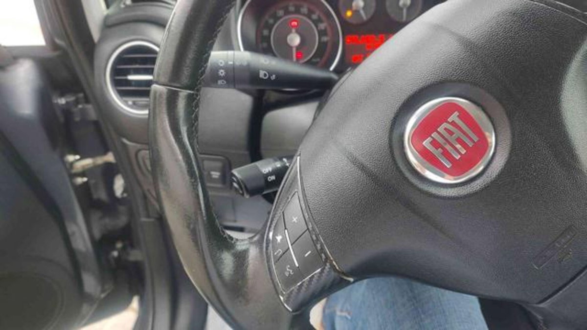 Fiat Punto 1.4 S&S 8V 3 porte Lounge (15)