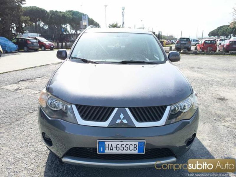 Mitsubishi Outlander 2.0 DI-D Instyle 7 p.ti DPF