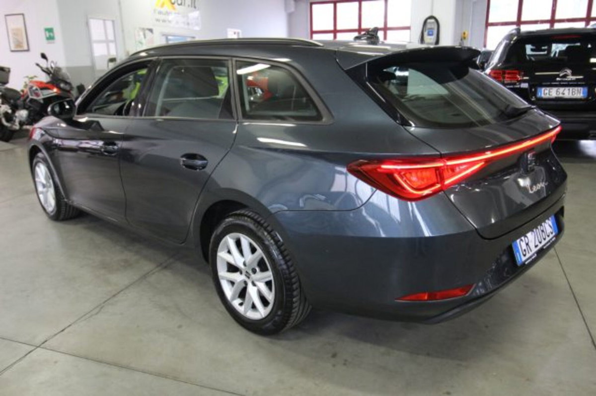 SEAT Leon ST Sportstourer 2.0 tdi Style 116cv (4)