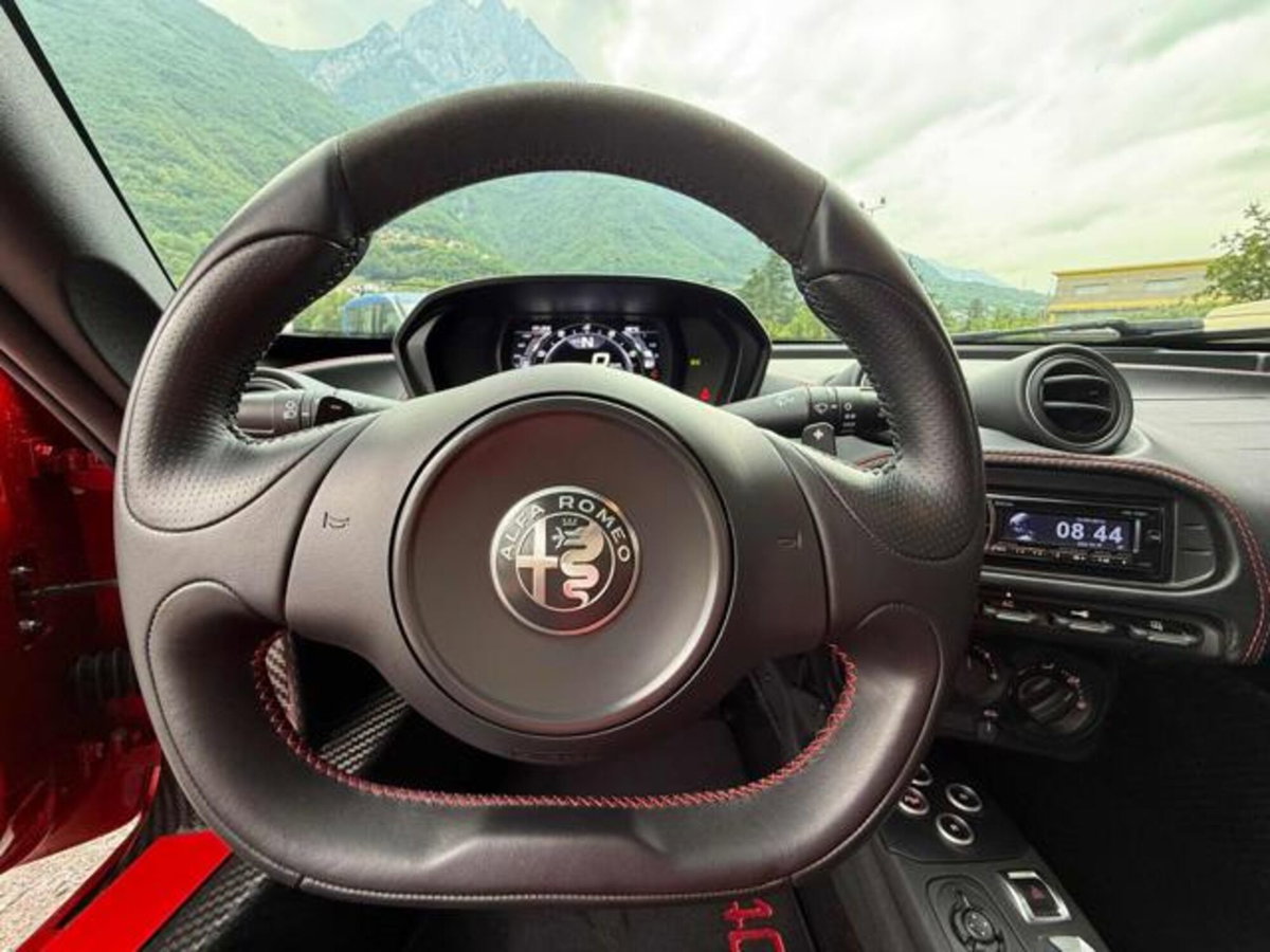 Alfa Romeo 4C Coupé 4C 1750 TBi (10)
