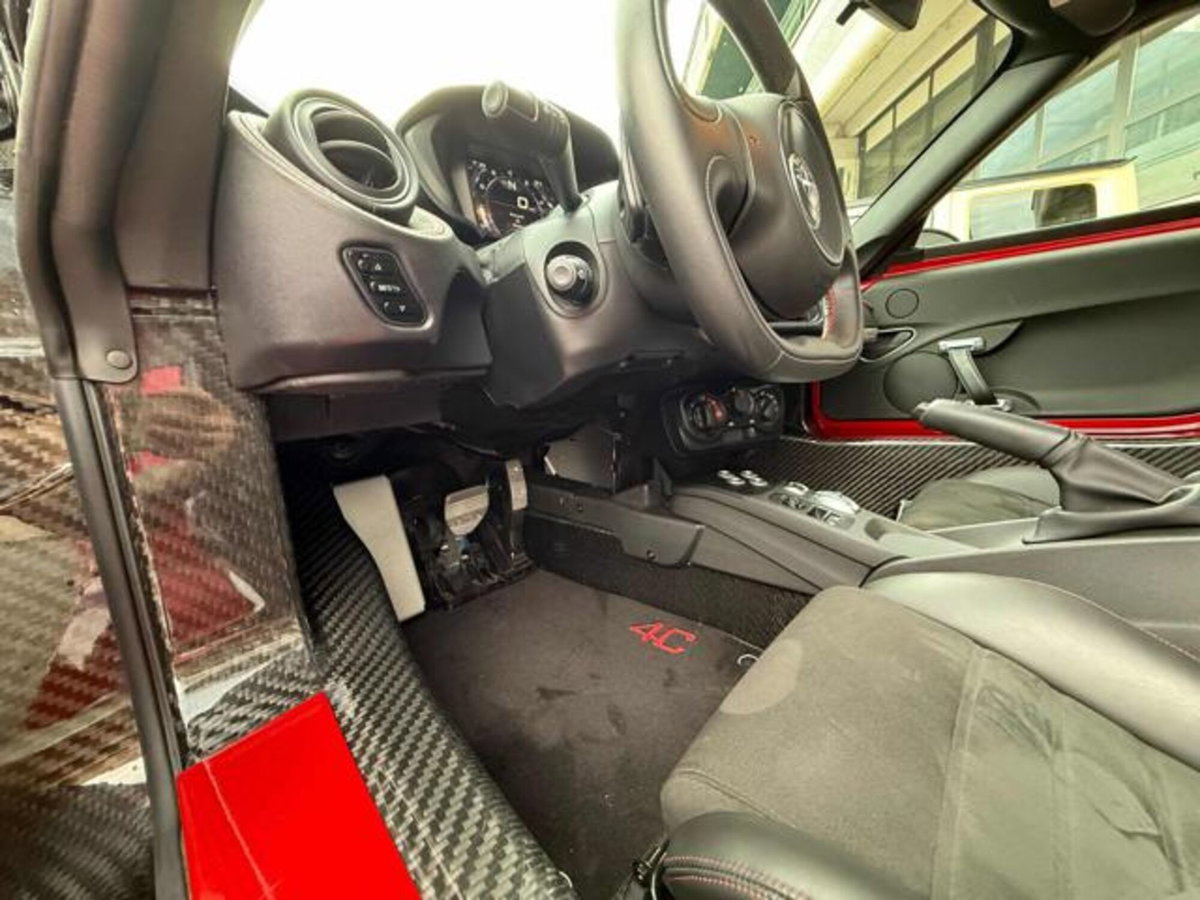 Alfa Romeo 4C Coupé 4C 1750 TBi (11)