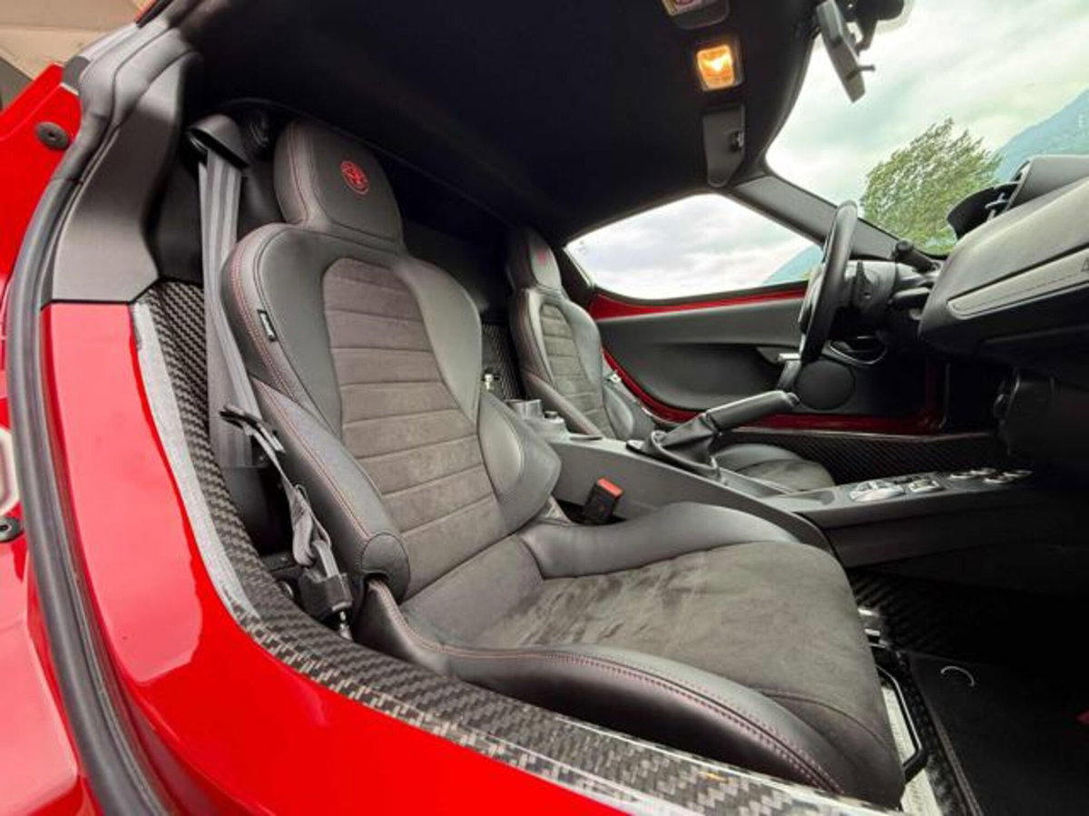 Alfa Romeo 4C Coupé 4C 1750 TBi (13)