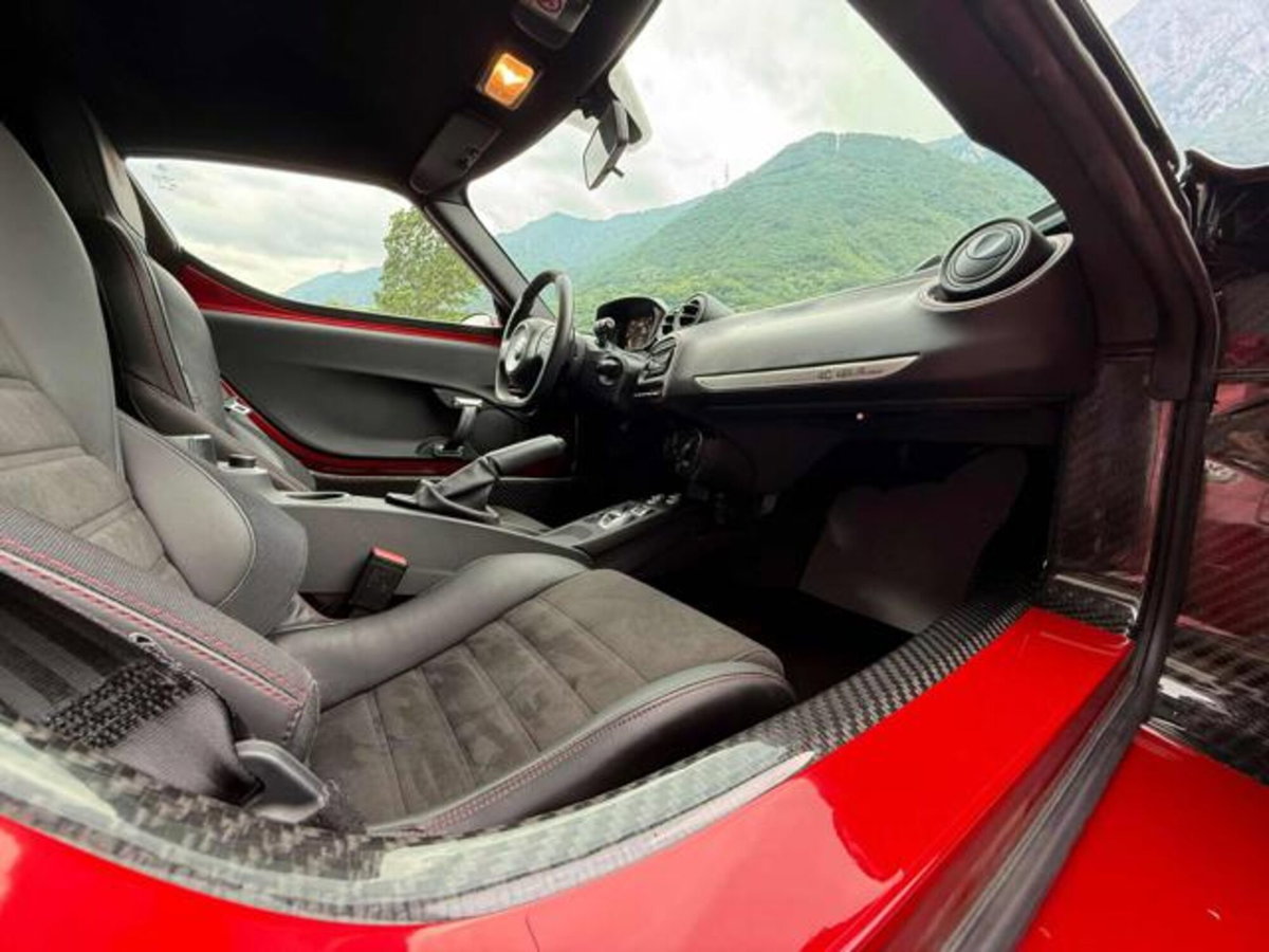 Alfa Romeo 4C Coupé 4C 1750 TBi (16)
