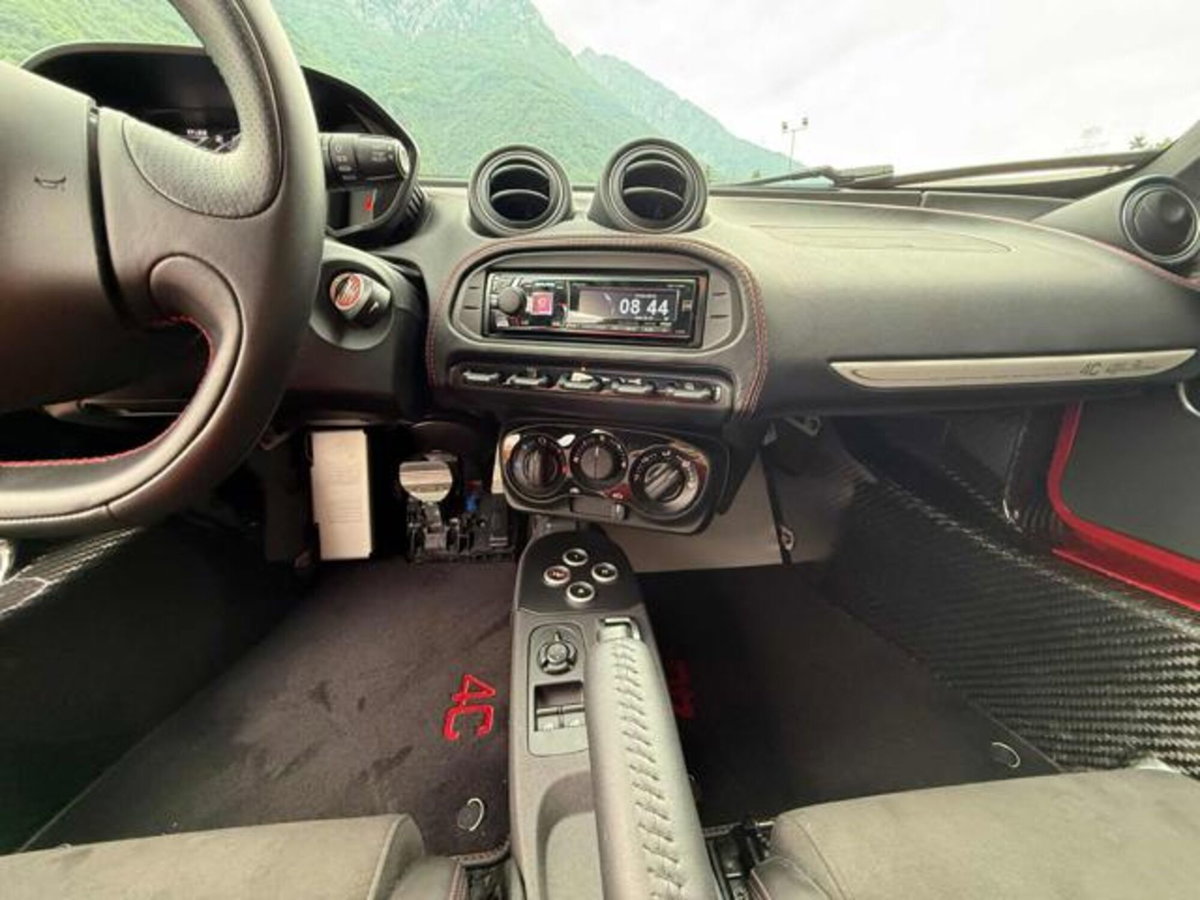 Alfa Romeo 4C Coupé 4C 1750 TBi (17)