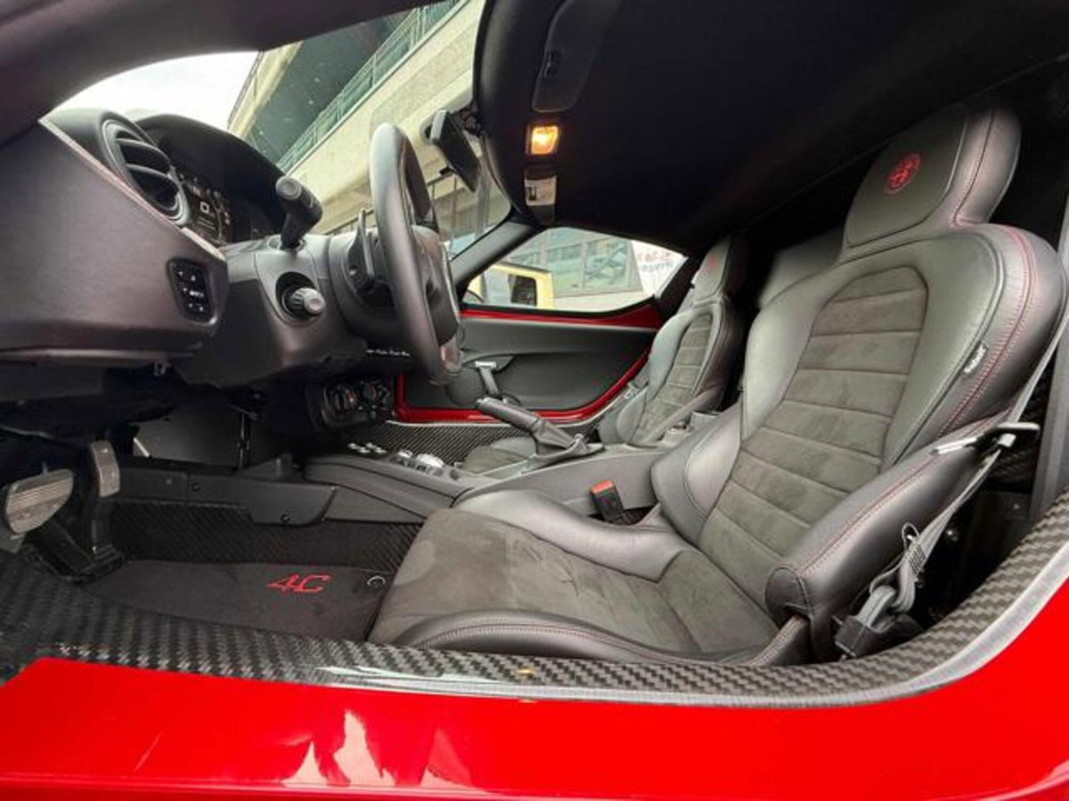 Alfa Romeo 4C Coupé 4C 1750 TBi (18)