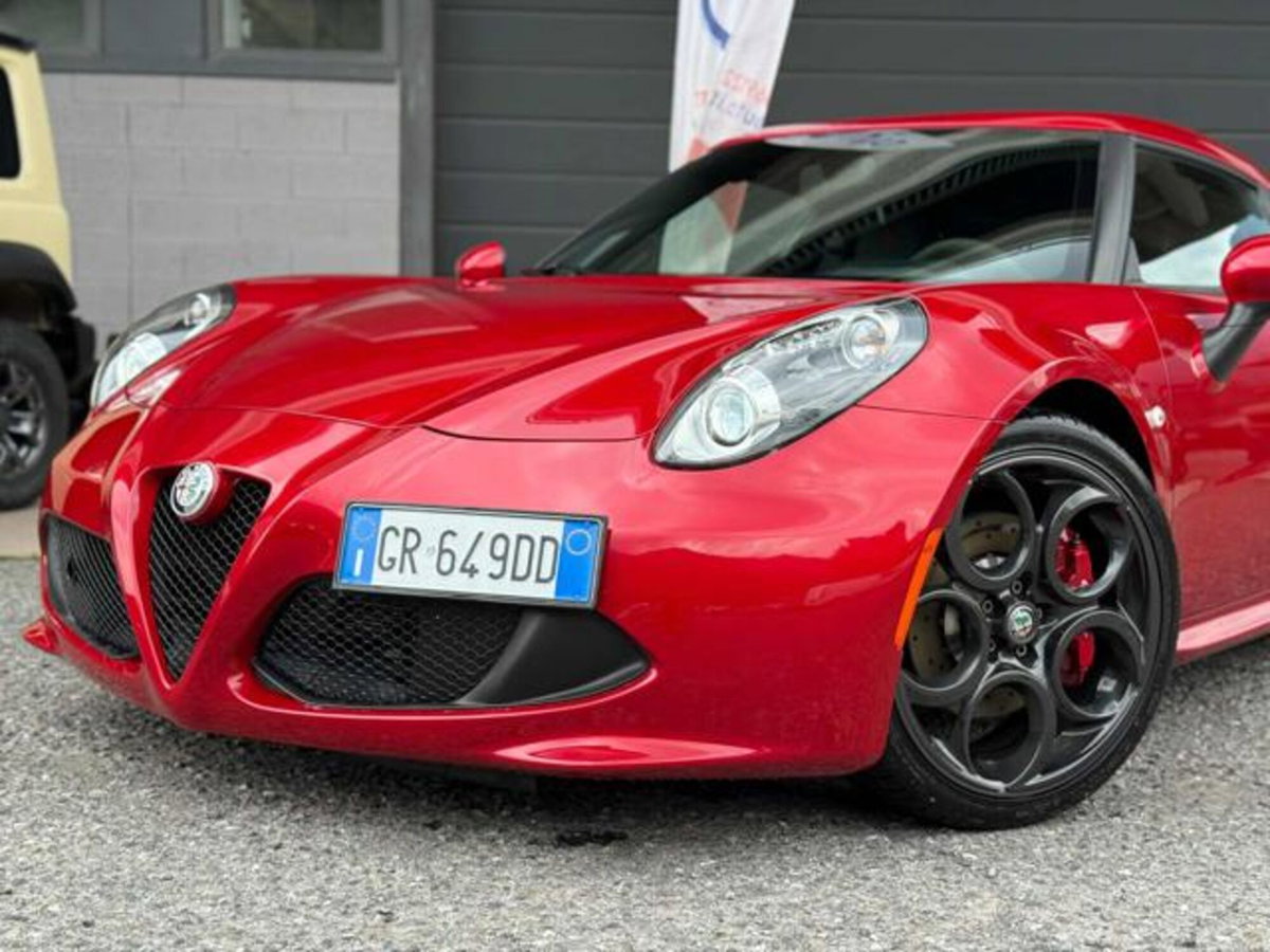 Alfa Romeo 4C Coupé 4C 1750 TBi (2)