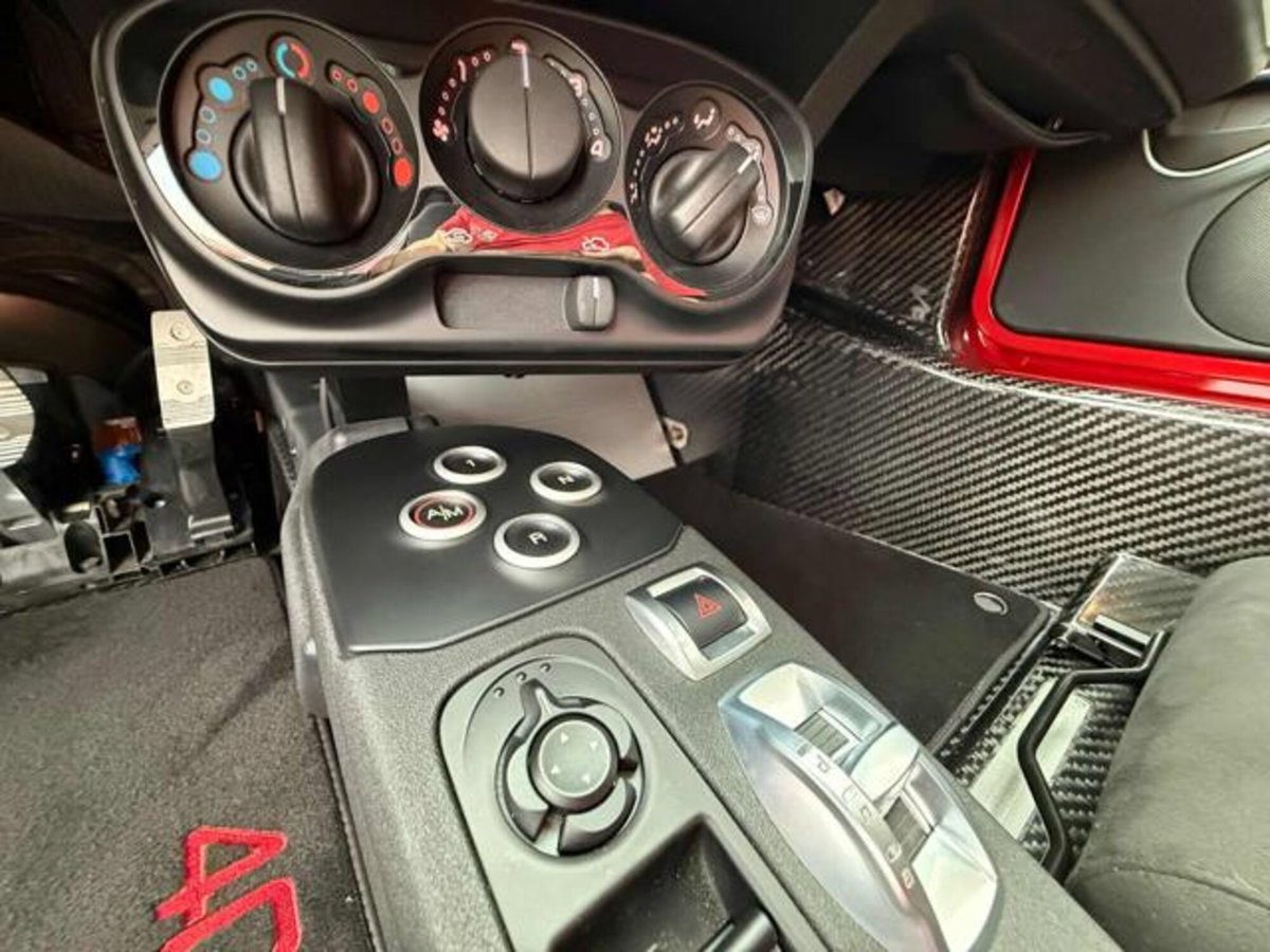 Alfa Romeo 4C Coupé 4C 1750 TBi (19)