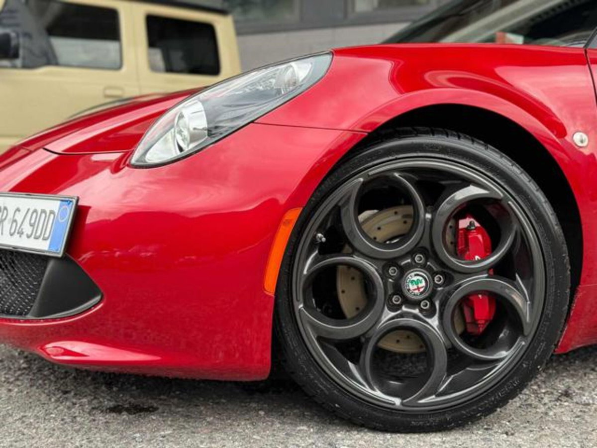 Alfa Romeo 4C Coupé 4C 1750 TBi (7)