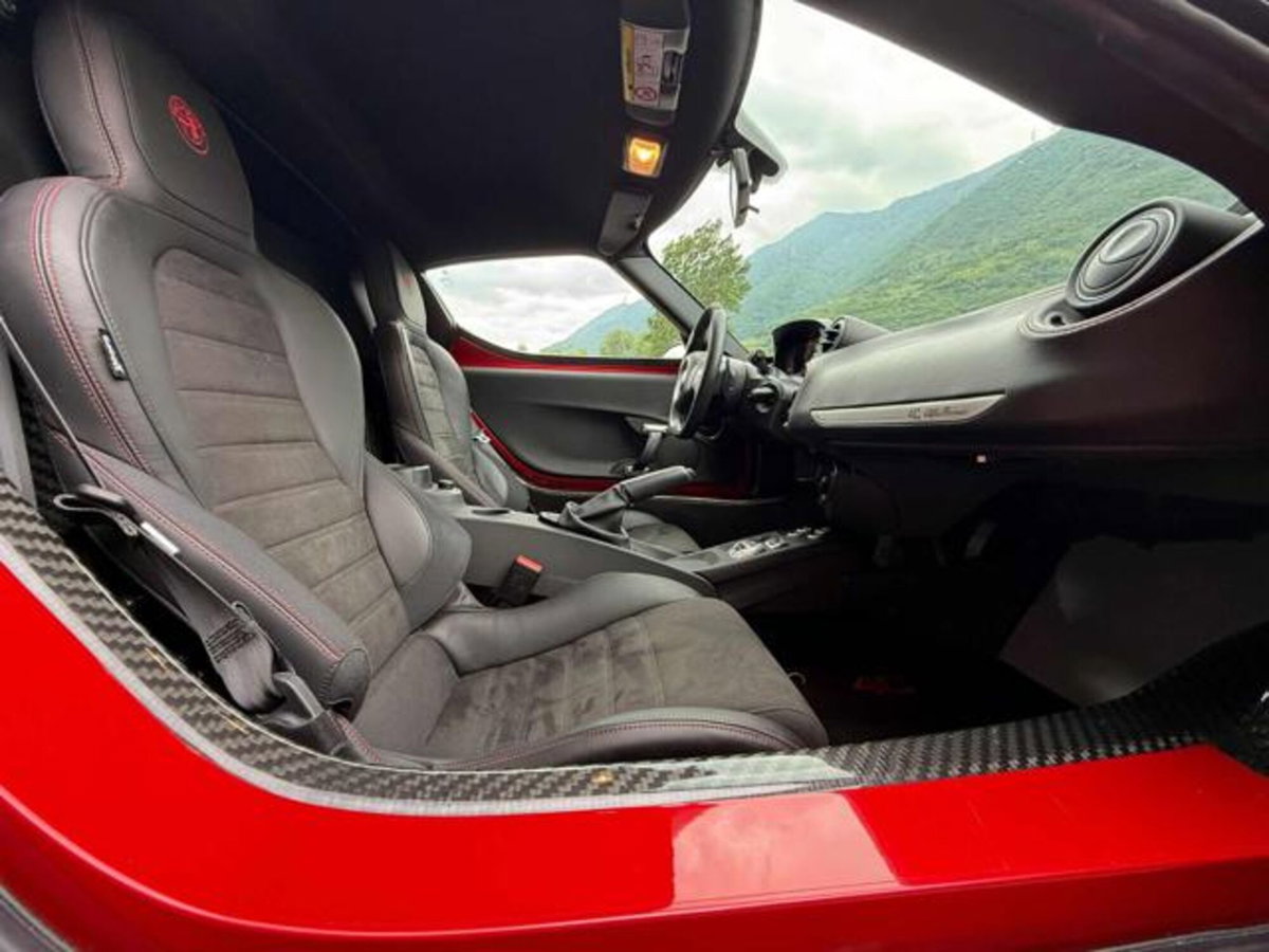 Alfa Romeo 4C Coupé 4C 1750 TBi (8)
