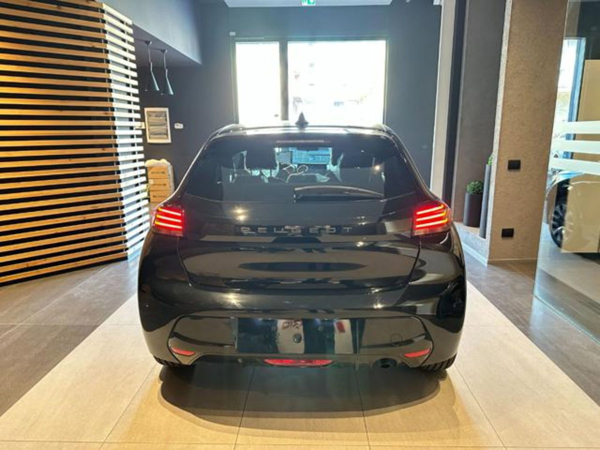 Peugeot 208 1.2 turbo Business 100cv (18)
