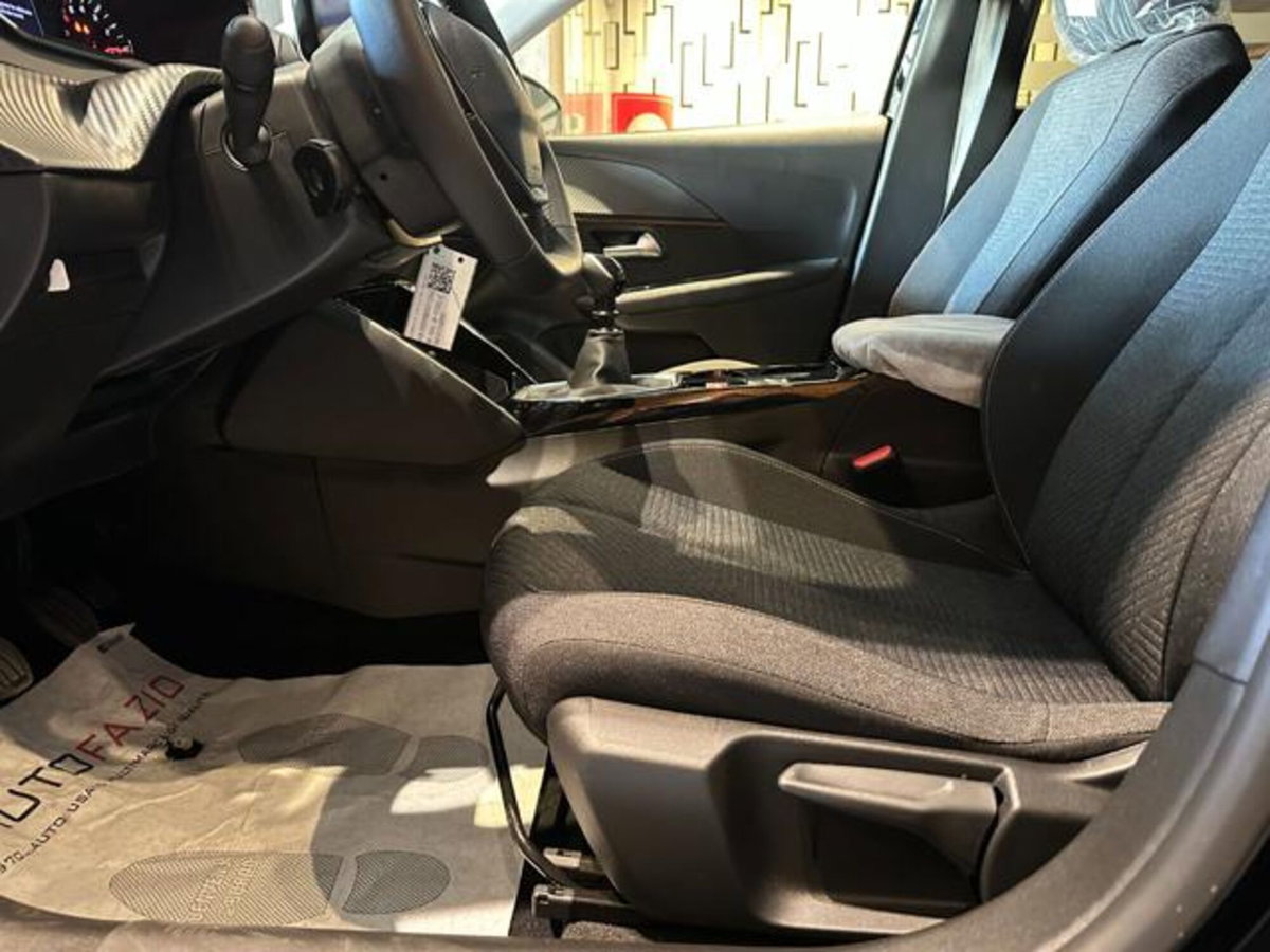 Peugeot 208 1.2 turbo Business 100cv (20)