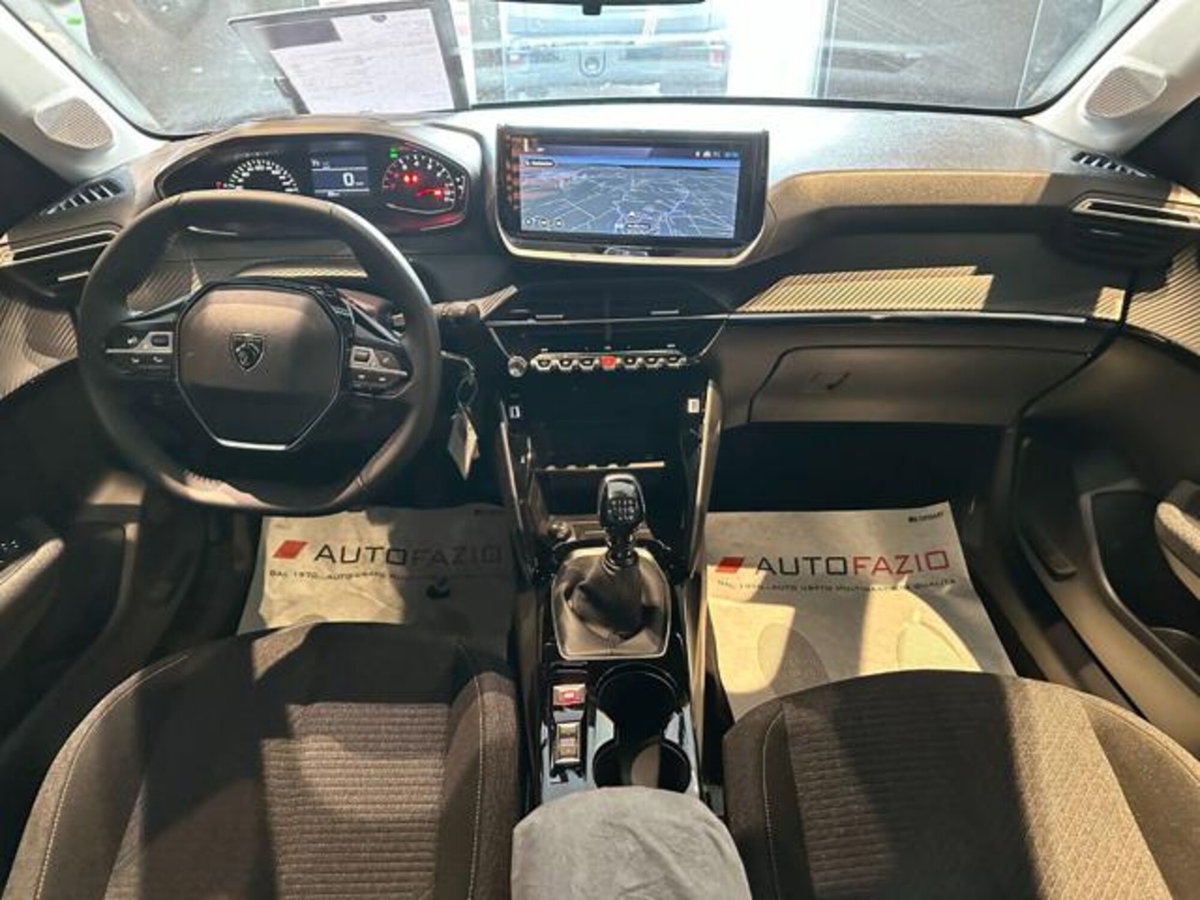 Peugeot 208 1.2 turbo Business 100cv (3)