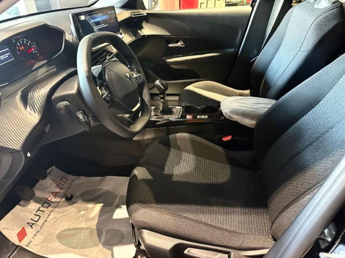 Peugeot 208 1.2 turbo Business 100cv (7)