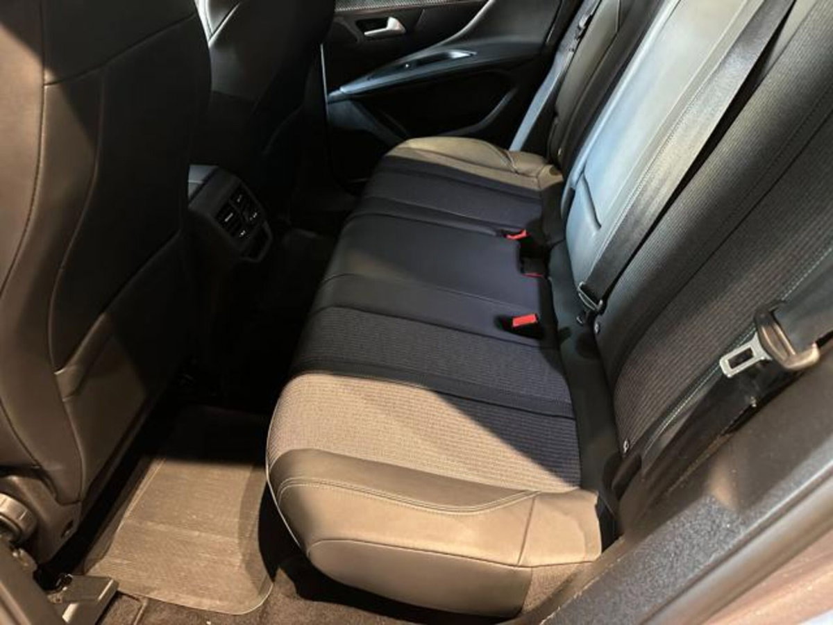 Peugeot 3008 BlueHDi 130 S&S EAT8 Allure Pack (8)